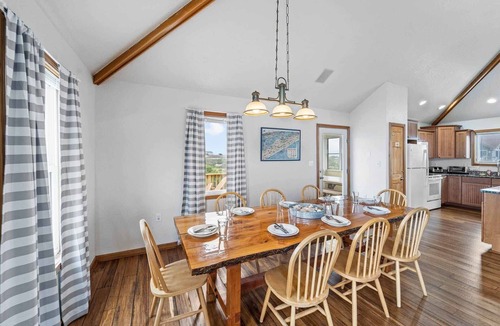 Waves House | Oceanview Dog Friendly w/Saltwater Pool, Hot Tub, Game Room, Beach Nearby