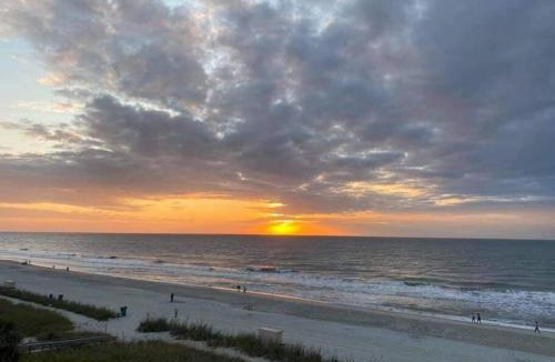 Myrtle Beach Apartment | OCEANVIEW END UNIT w/ Elevator Bluewater Villa II
