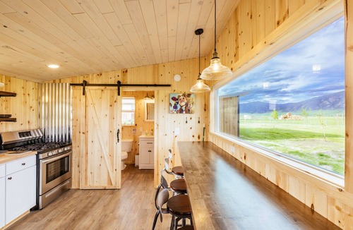 Whitehall Other | Off-grid tiny home in apple orchard with million-dollar mountain views!