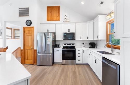 Southern Shores House | Olive The Beach: Walk to Beach, Pool, Hot Tub OBX