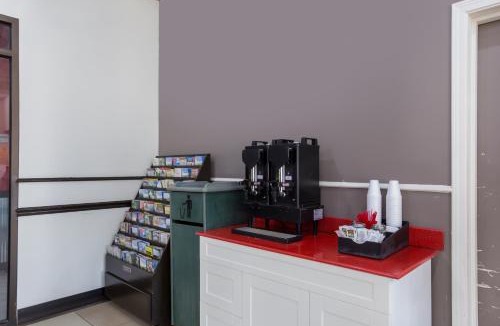 Evansville Hotel | ONE LIFE STUDIOS
