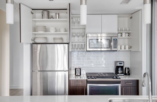 Downtown Chicago Apartment | Open Loop 2BR w/Lounge & Gym, nr Chicago Riverwalk, by Blueground