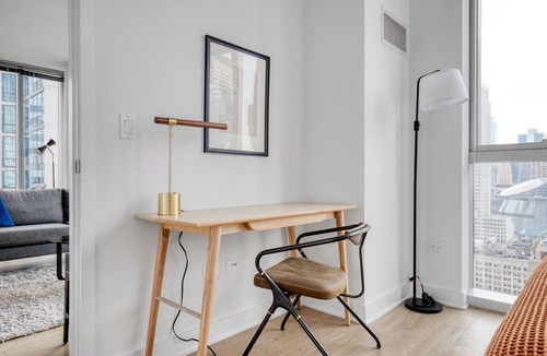 Downtown Chicago Apartment | Open Loop 2BR w/Lounge & Gym, nr Chicago Riverwalk, by Blueground