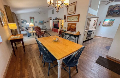 Southern Shores House | Otter Banks - 3 BR Ranch-style Home w/Entry Ramp and Dogs Allowed