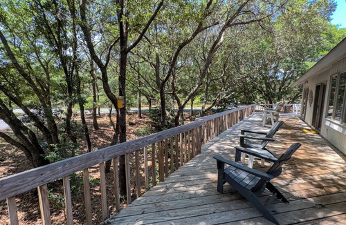 Southern Shores House | Otter Banks - 3 BR Ranch-style Home w/Entry Ramp and Dogs Allowed