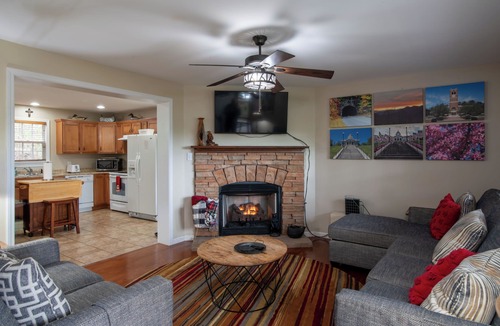Jackson County House | Our Pinnacle - Private Home Nestled in the heart of the Smokies - With a hot tub!