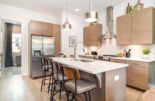 Katie Hill Neighborhood House | Outlaw-Rooftop Patio & Game Room-Mins to Broadway