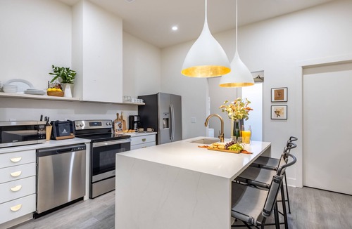Five Points House | Outrider 116 by AvantStay | 10-15 Minutes to Broadway