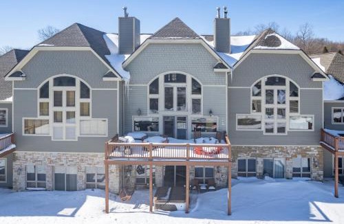 McHenry House | Overlook Mountain Villa 4B by Railey Vacations