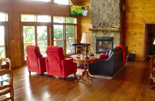 Boone Cabin | Owl's View - Log Home w/Theater Room, PoolTable, WiFi,