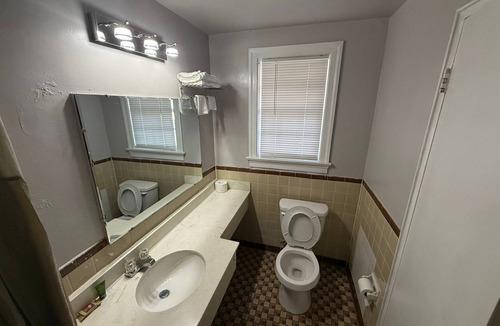 Danville Hotel | OYO Hotel Economy Inn US-29 Danville