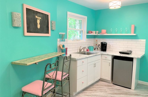 Cookeville House | Palm Paradise- by Downtown, I-40 & Lake. Wooded view