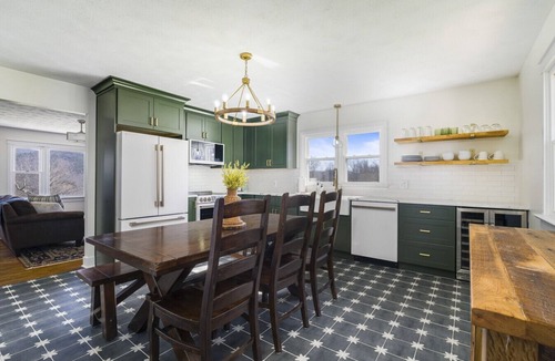 Raphine House | Panoramic Mountain Views + Private Hot Tub — Your Ultimate Shenandoah Valley Escape