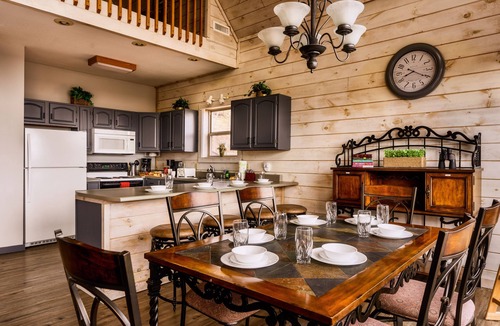 Chalet Village Ski Chalet | Panoramic View l King Suites l Pools l Bunkbeds l 3 mi to Gatlinburg l Game Room