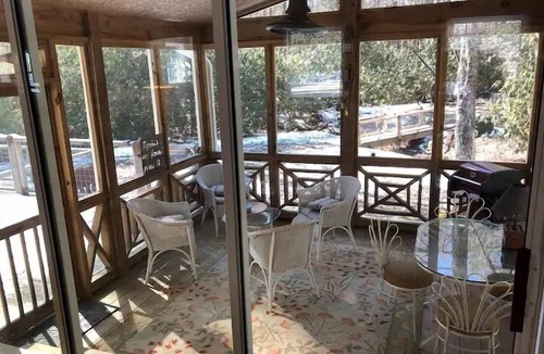 Lake Sequoyah House | Papa Bear's Cabin, Pond, Firepit & Great Wifi