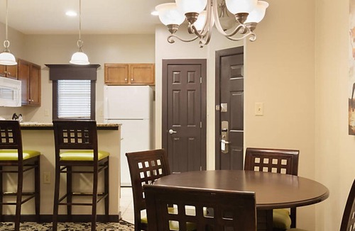 Lackey Resort | Parkside Williamsburg Resort, 2br deluxe villa, free WiFi and parking