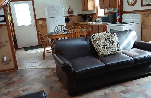 Eckerty Cabin | Patoka Lake Deluxe with Jacuzzi #8 at Patoka 4 Seasons Resort