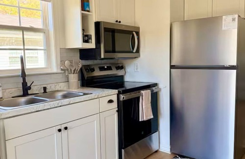 Smithfield House | Peace Unit | I-95 Hospital -JCC- Park w/Splash Pad