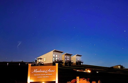Court House House | Peaceful 1 BR Retreat in Floyd with Scenic Mountain Views & Cozy Modern Design