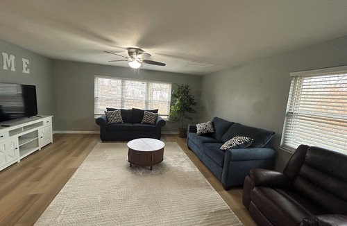 West Newton House | Peaceful 3-bedroom house near Airport