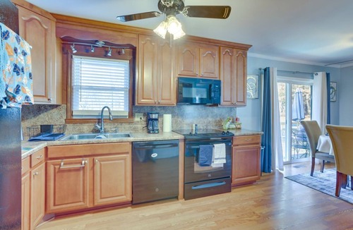 Cascade House | Peaceful 3BR Eden Home ,Fire Pit, Workspace,and Work Vehicle Parking!