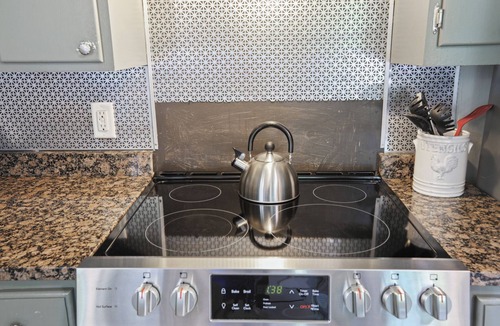 Candler House | Peaceful Blue Ridge Farmhouse- Mountain Views,Hot Tub, Fire Pit. Pet Friendly