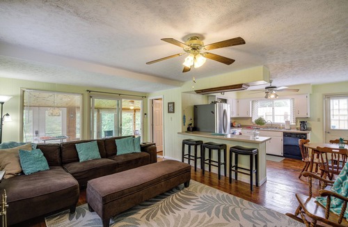 Bronston Cabin | Peaceful Bronston Getaway w/Fire Pit & Lake Views