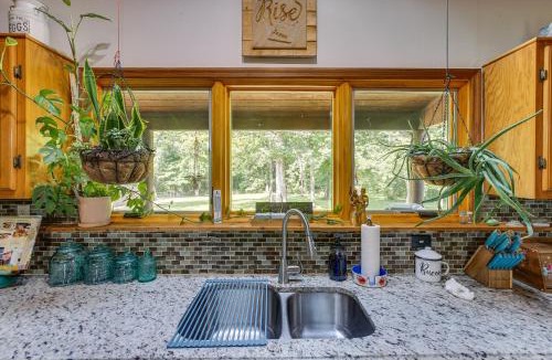 Portland House | Peaceful Cabin Between Nashville & Bowling Green!