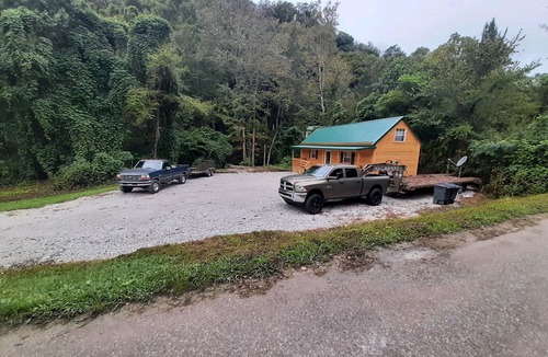 Duff Cabin | Peaceful cabin in the center of riding country!