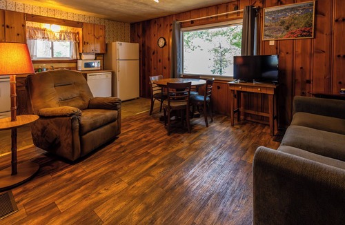 Benton Cabin | Peaceful Cabin on Kentucky Lake