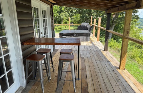 Aberdeen Cabin | Peaceful cabin with spectacular river and scenic views.
