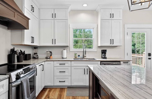 Waddy House | Peaceful countryside getaway in Waddy for groups!