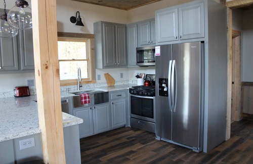 Blue Ridge House | Peaceful getaway 6 mins to downtown! 3 Fireplaces! King on each level!