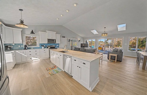 Deltaville House | Peaceful home with dock, kayaks and sunset views