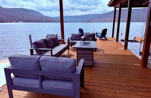 Whiteside House | Peaceful lake house retreat with hot tub, dock, and fire pit.