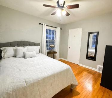Lexington Apartment | Peaceful Location Close to University & Hospitals
