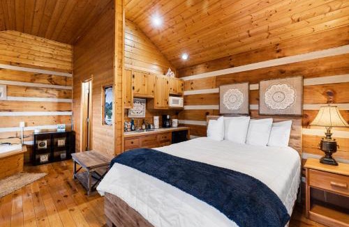 Fancy Gap House | Peaceful Pines Mountain Cabin with Jacuzzi and Views! Cabin 12