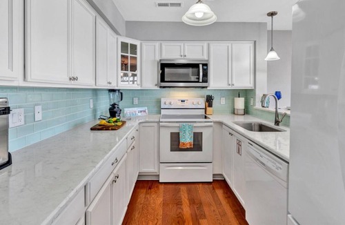North Shore Condo | Peaceful Point - Fantastic Upscale Condo Available Ready for Vacation?