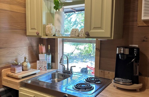 Chipley Bed & Breakfast | Peaceful Romantic Escape, Indoor Heated Pool, Hot tub, Breakfast, Art Studio
