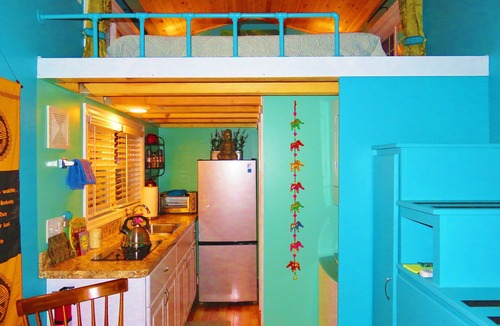 Winchester House | Peaceful Secret Gardens Tiny Home - A space to relax and get away from it all.