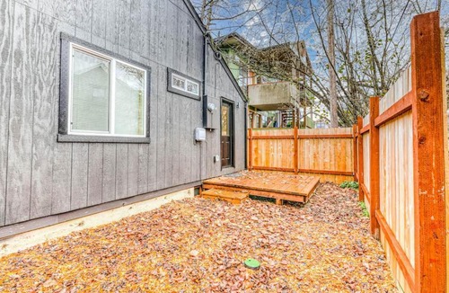 Eugene House | Pearl Place
