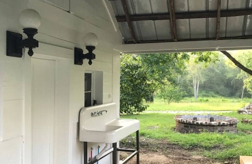 Clinton Apartment | Pecan Shelling House - 35 Mins to Univ of Alabama
