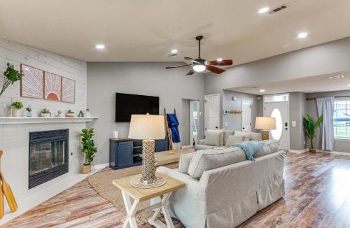Ono Island House | Pensacola Home w/Fire Pit, 7 Mi to Beaches!