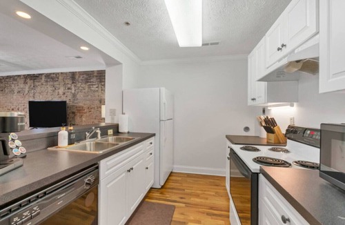 Maryville Apartment | Perch Over Pistol Creek