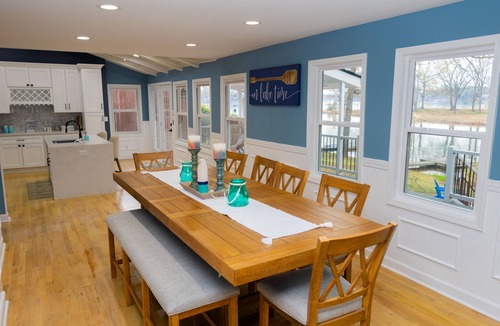 Inman House | Perfect 4-bedroom house in tranquil Lake Bowen waterfront