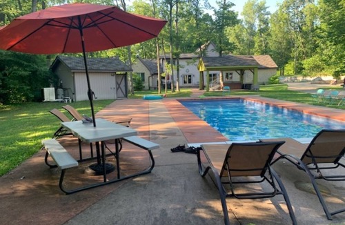 Lebanon House | Perfect Getaway in the heart of a historical town