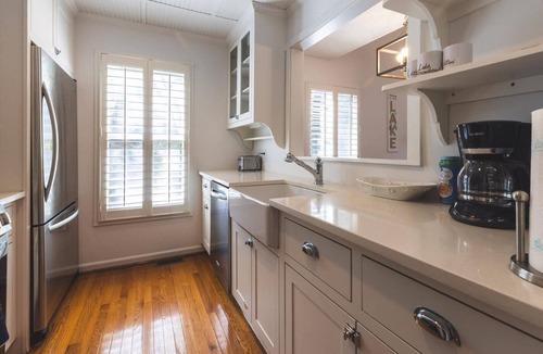 Waleska House | Perfect Weekend Getaway- Lake Arrowhead Home-Lakefront-Private Dock-Pet Friendly-Pool & Tennis