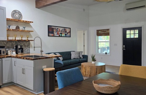 Sparta House | Pet friendly 1 acre fenced yard 2-bedroom house close to Fall Creek Falls