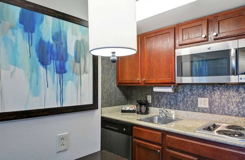 Lexington Hotel | Pet-Friendly 1 Bedroom Suite w/Free Parking & Breakfast | 2.1 Mi from Kirk Park