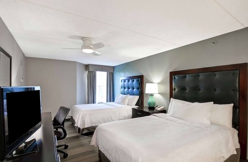 Lexington Hotel | Pet-Friendly 1 Bedroom Suite w/Free Parking & Breakfast | 2.1 Mi from Kirk Park